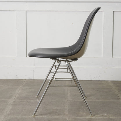 サイドシェルチェア スタッキングベース