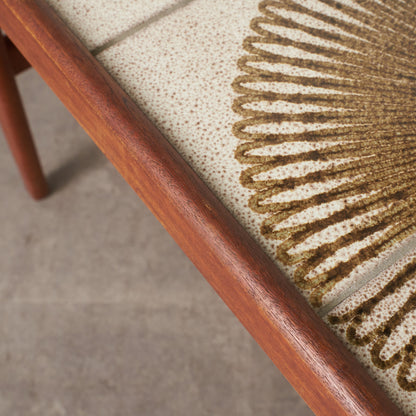 タイルトップ コーヒーテーブル