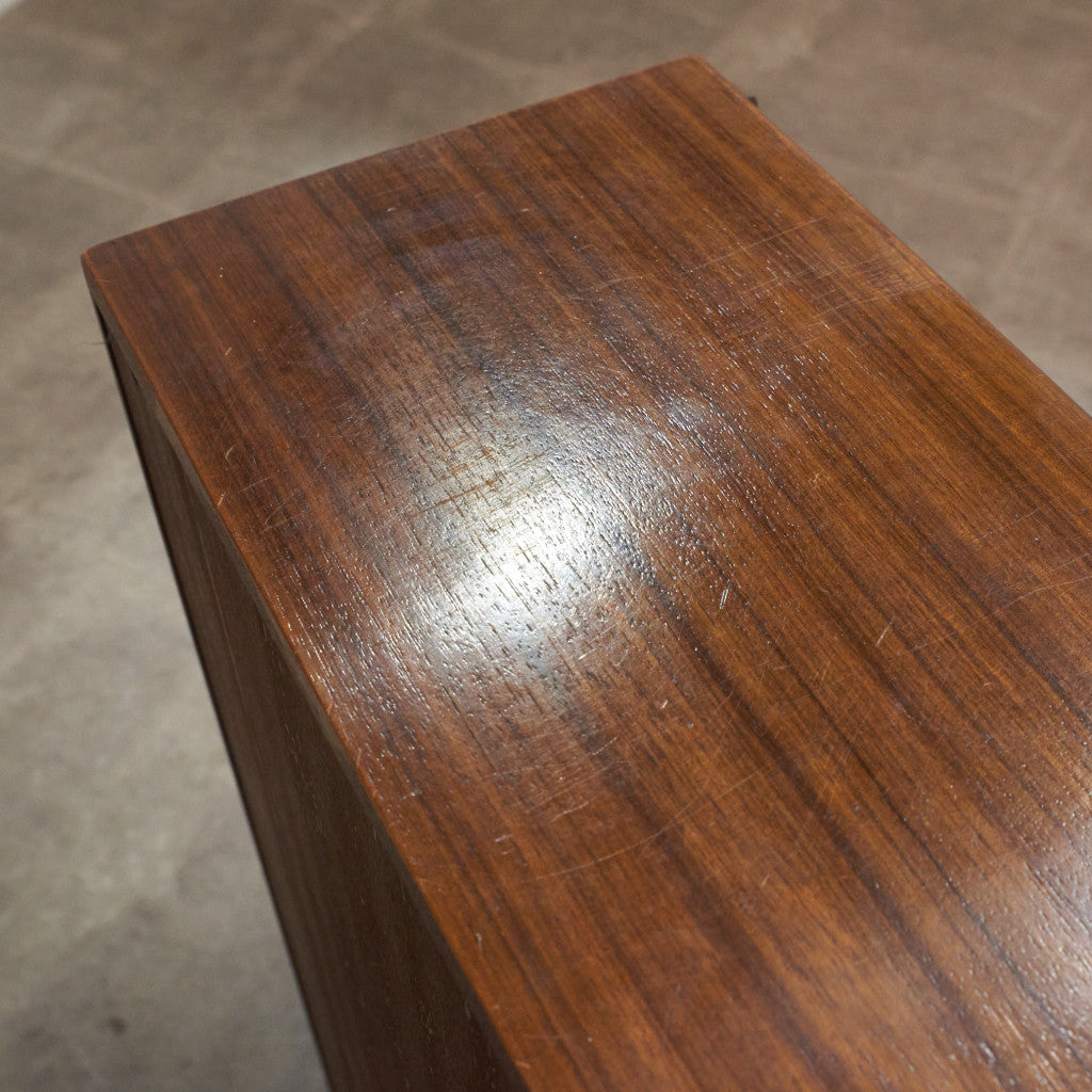 Brandon ガラスキャビネット