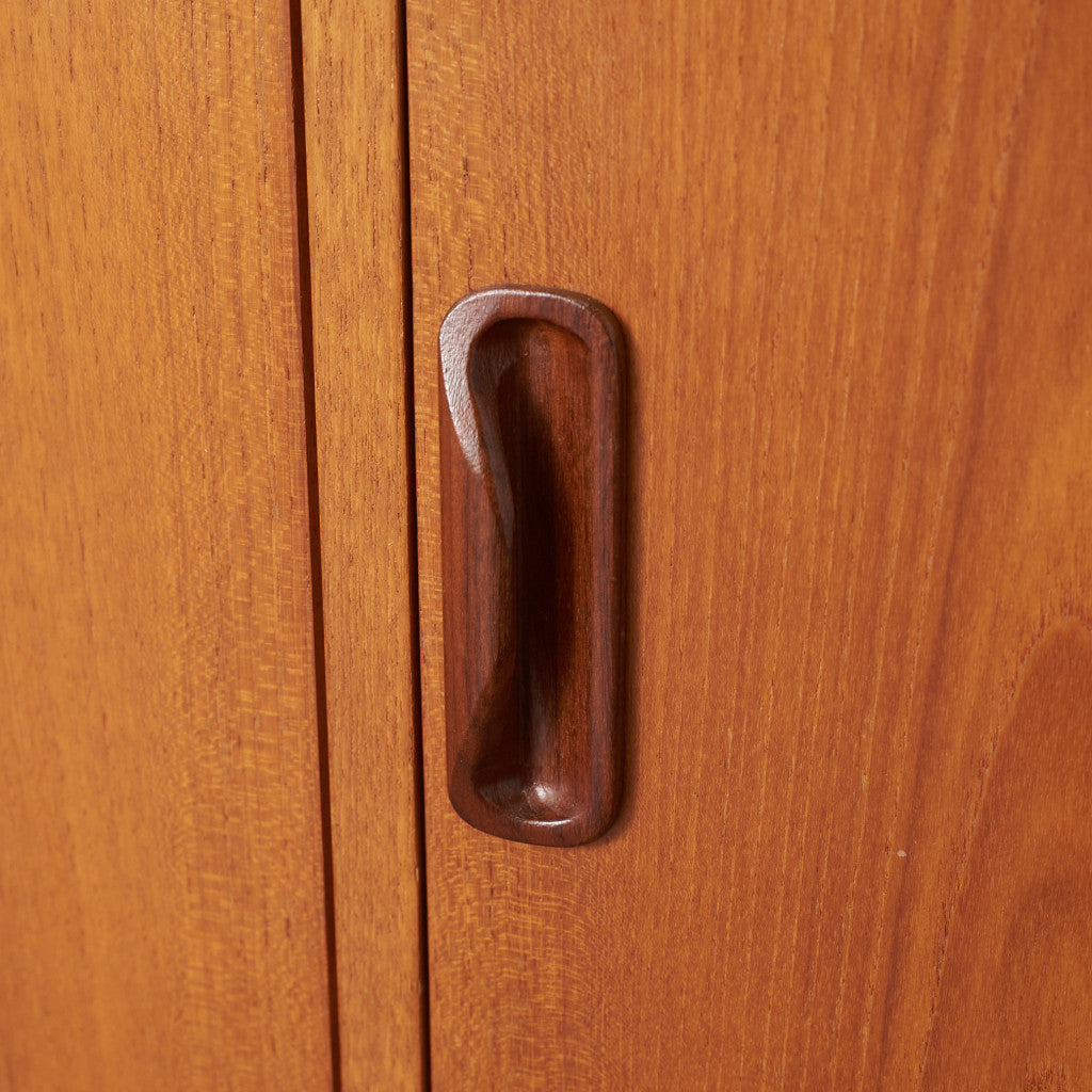 Fresco 脚付きサイドボード (4072)