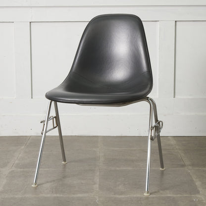 サイドシェルチェア スタッキングベース