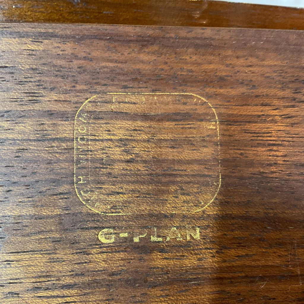 Brandon ガラスキャビネット