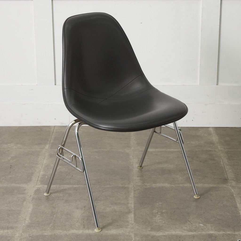 サイドシェルチェア スタッキングベース