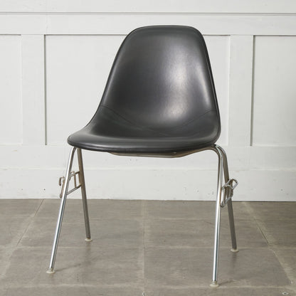 サイドシェルチェア スタッキングベース