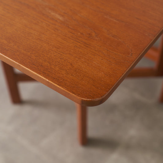 ドロップリーフゲートレッグテーブル