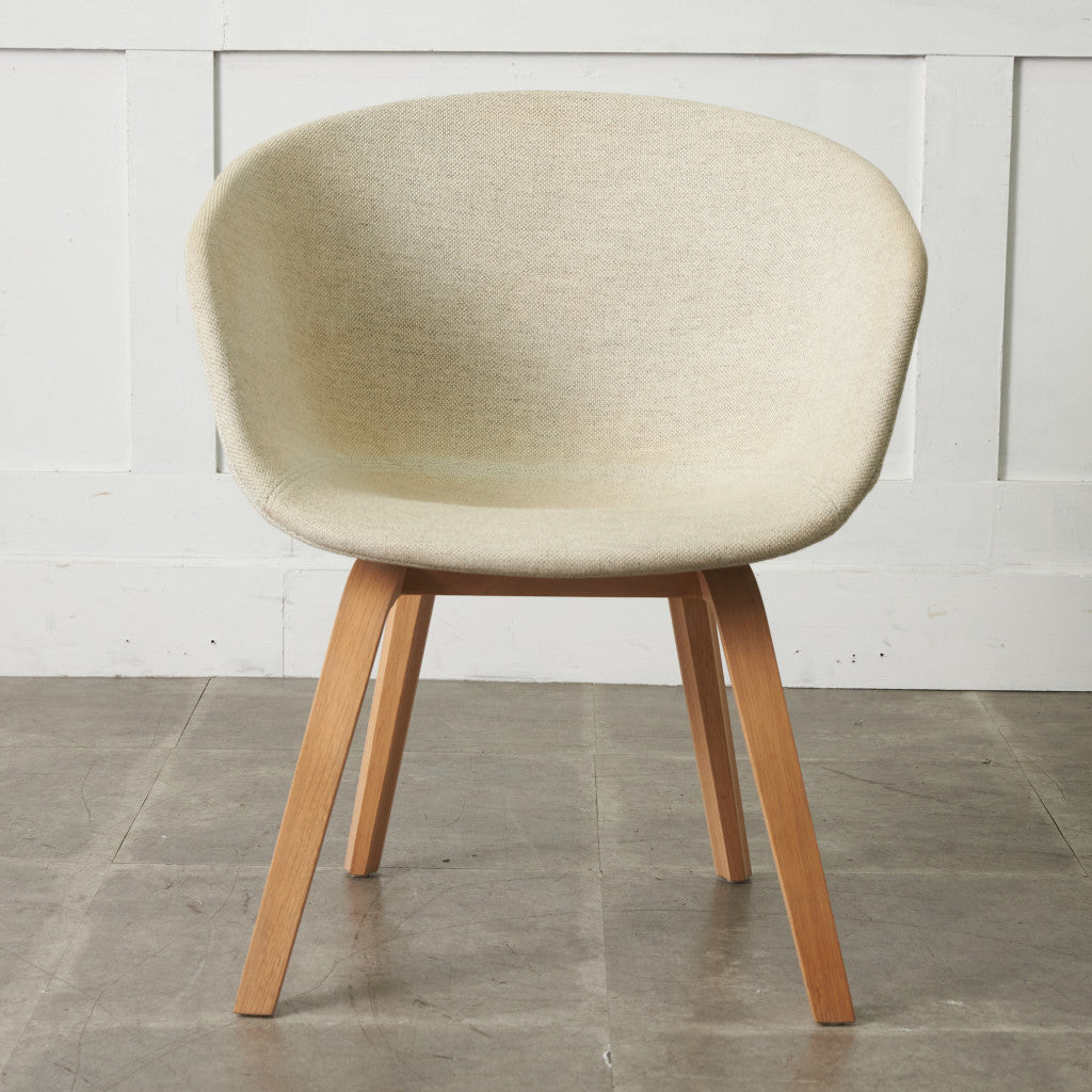 ABOUT A CHAIR アバウト ア チェア