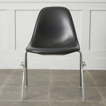 サイドシェルチェア スタッキングベース