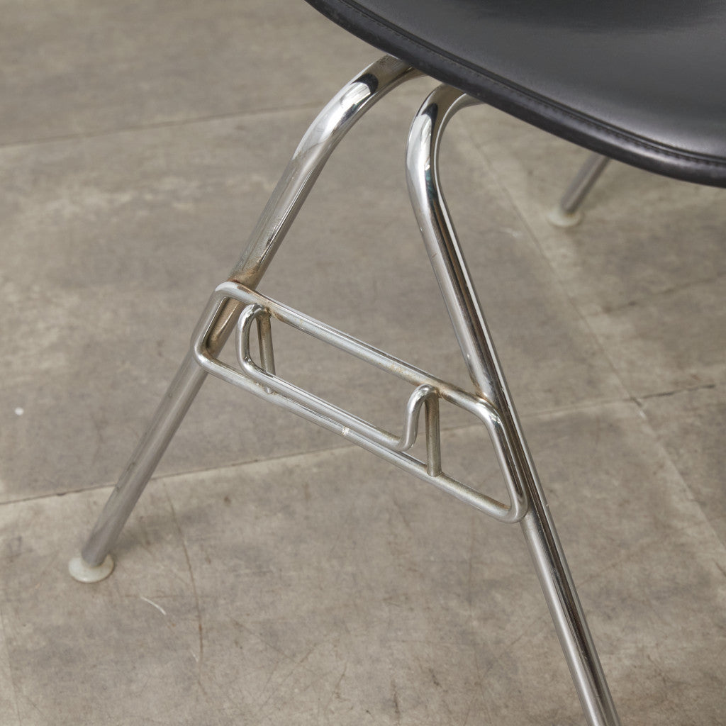 サイドシェルチェア スタッキングベース