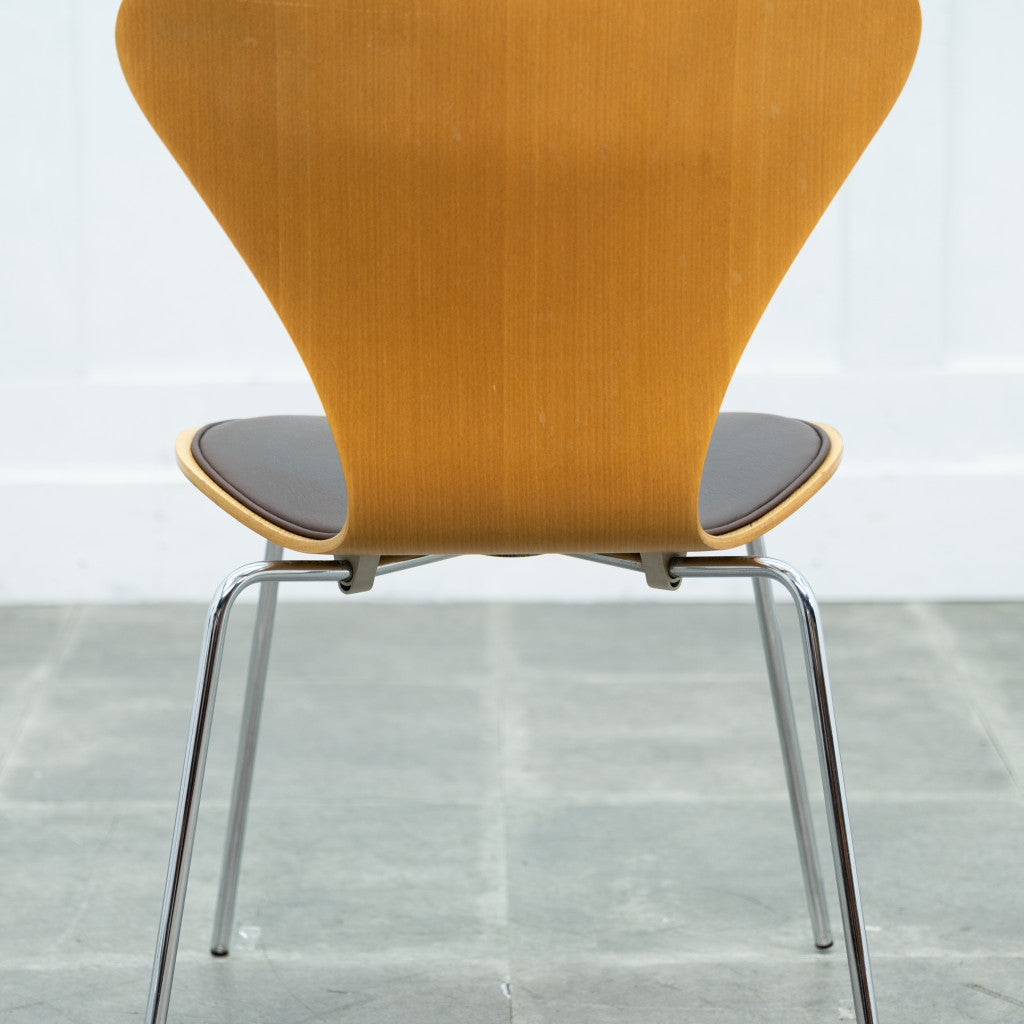 セブンチェア / フロントパディング