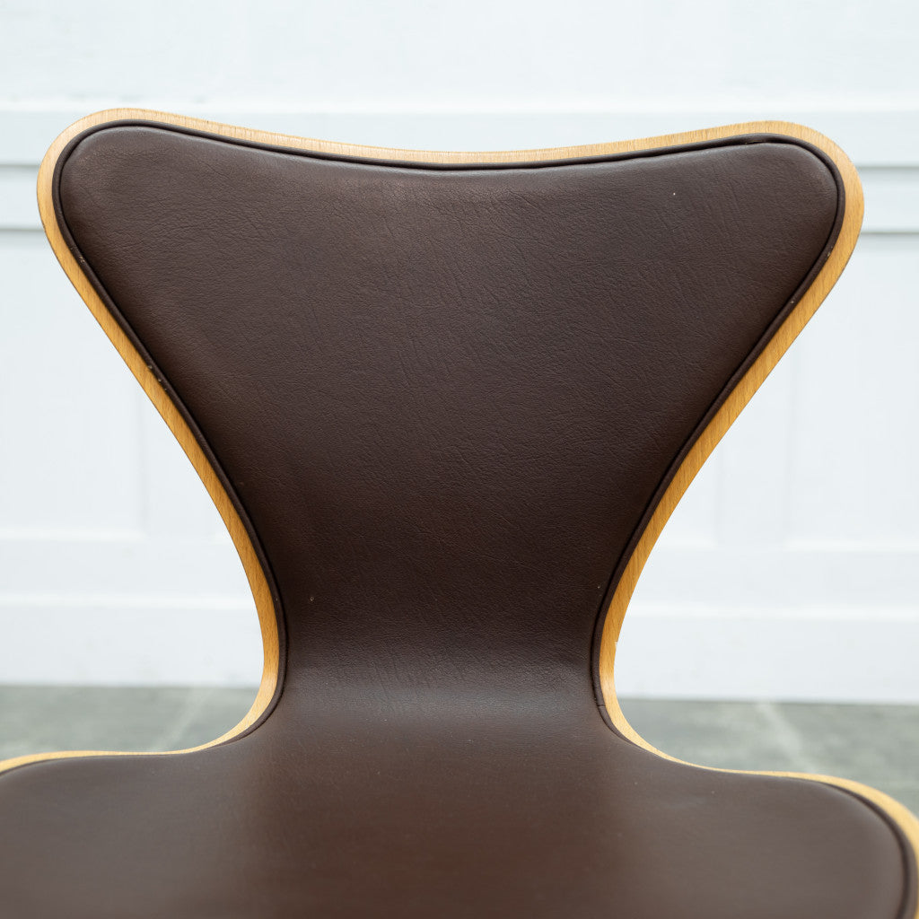 セブンチェア / フロントパディング