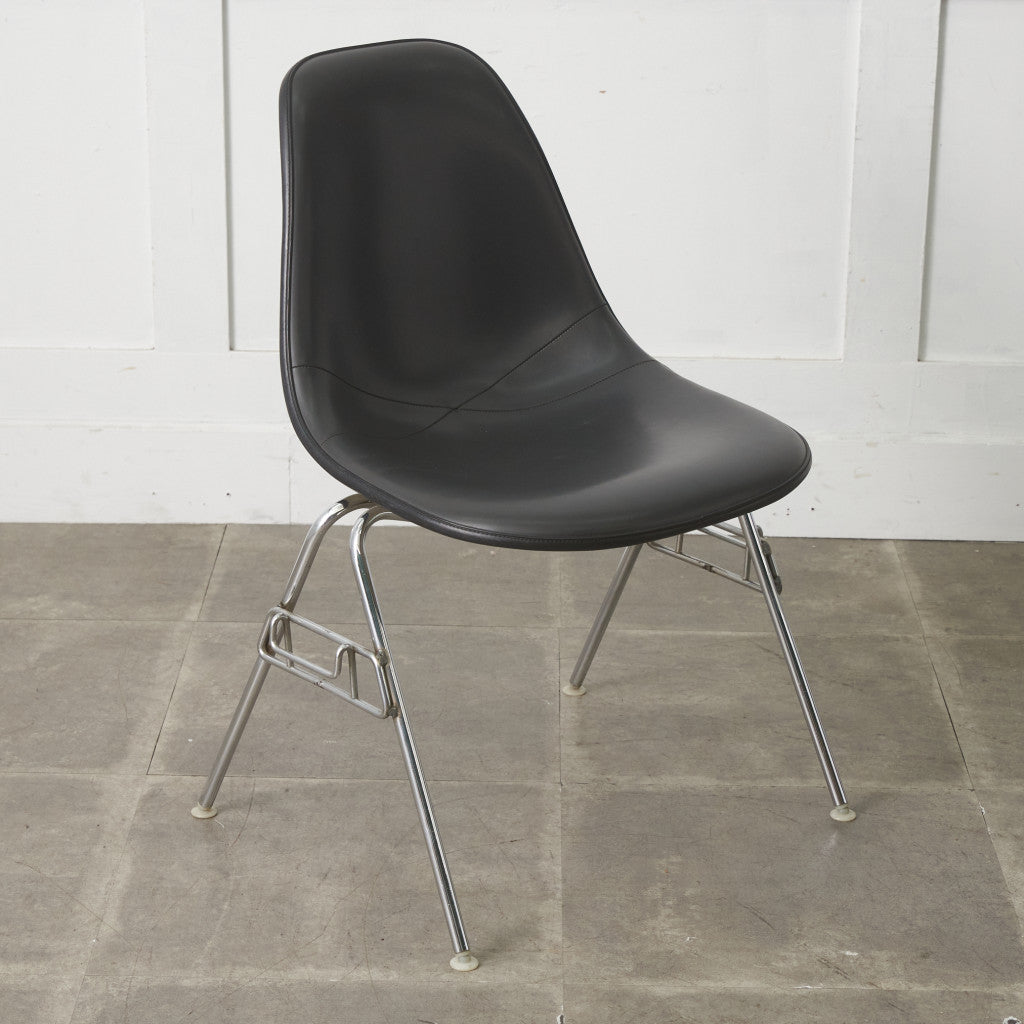 サイドシェルチェア スタッキングベース