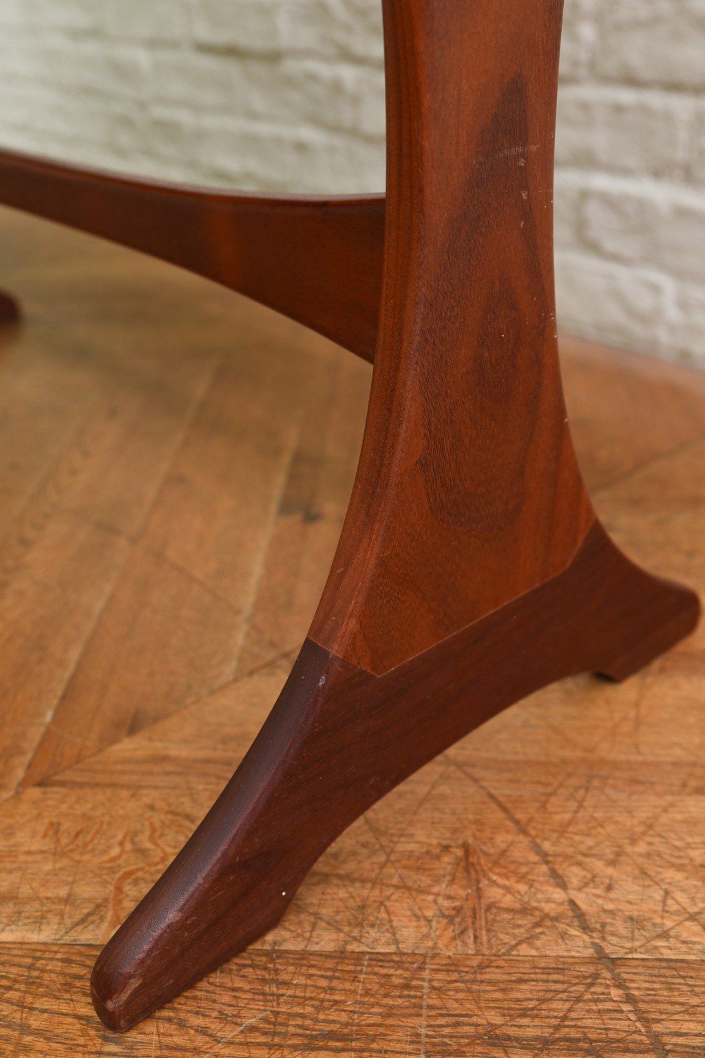 G-PLAN Fresco バタフライサイドデスク (Side/Dressing Table 1987)｜ジープラン G-PLAN｜ビクター・ブラムウェル・ウィルキンス Victor Bramwell Wilkins