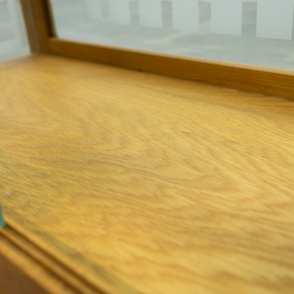 キャスター付きショーケース