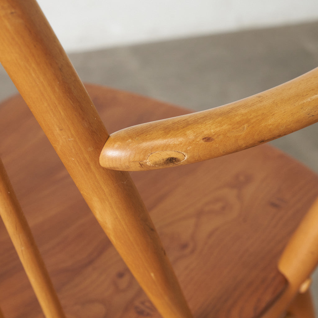 ヴィンテージ クエーカーアームチェア/ラウンドゴールドラベル