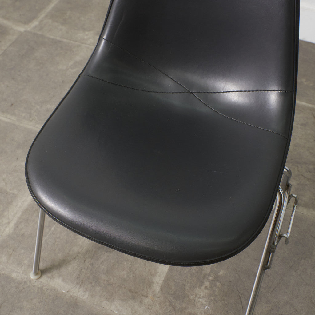 サイドシェルチェア スタッキングベース