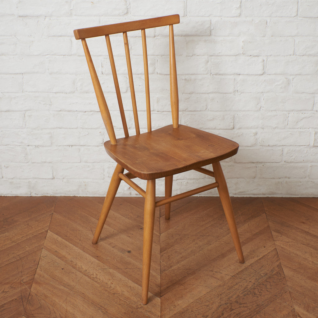 スティックバックチェア