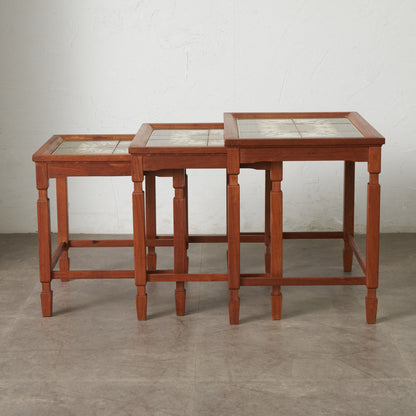 英国ヴィンテージ タイルトップ ネストコーヒーテーブル