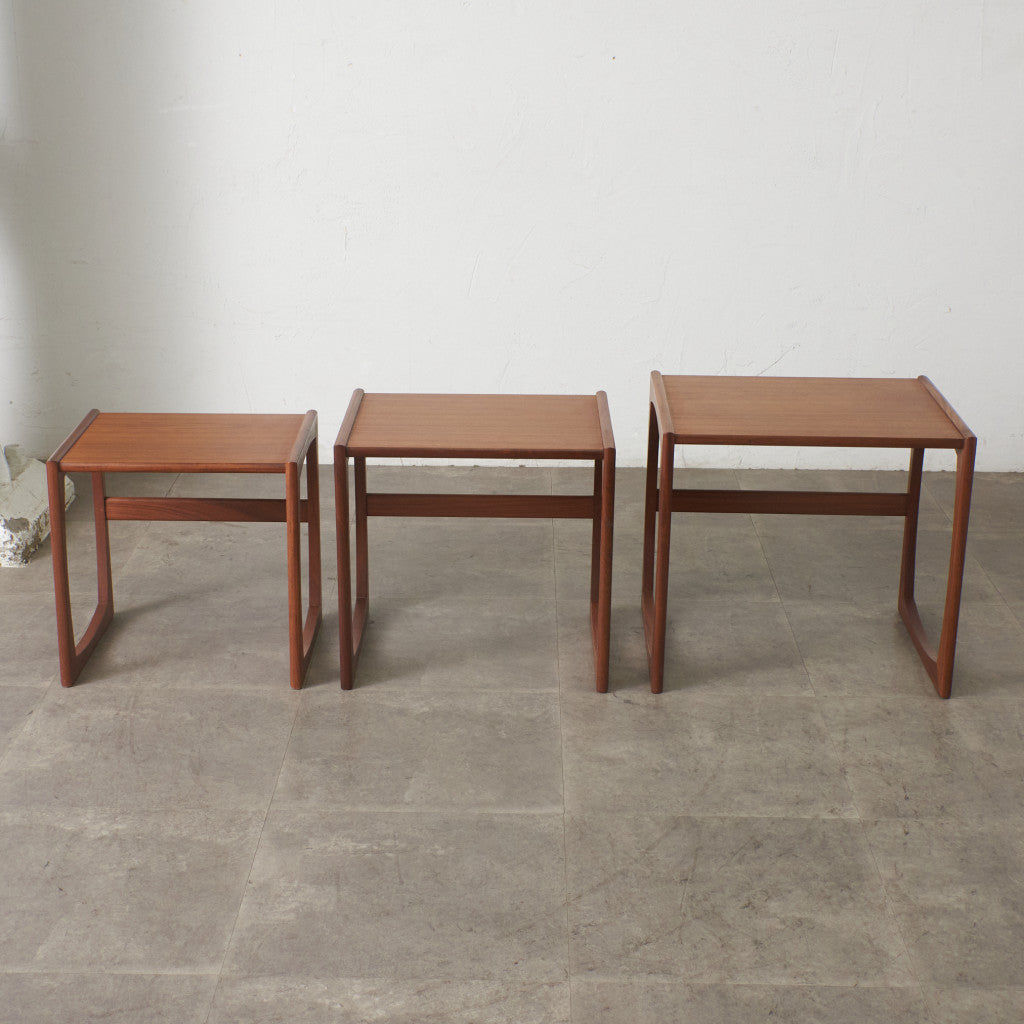 Quadrille ヴィンテージ ネストテーブル