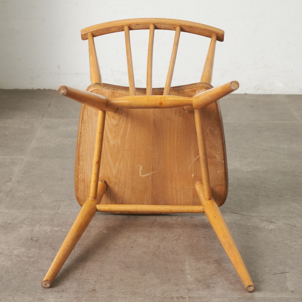 スティックバックチェア