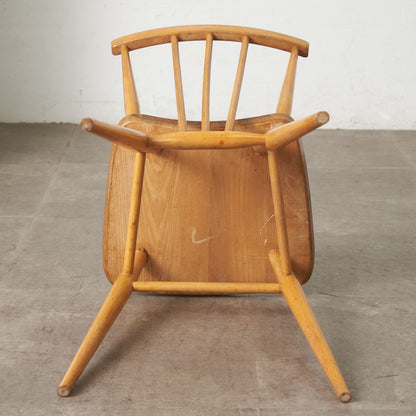 スティックバックチェア