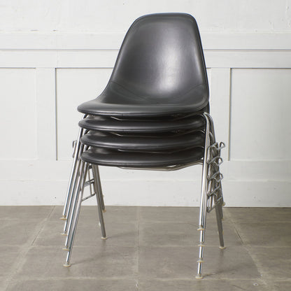 サイドシェルチェア スタッキングベース