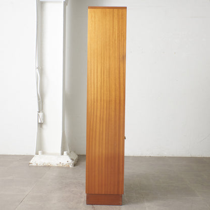 Cumbrae ヴィンテージ ガラスキャビネット