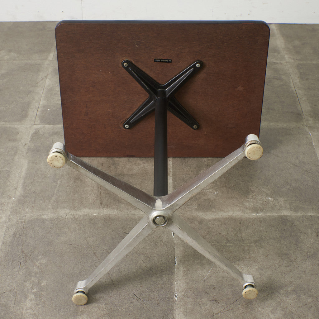 イームズ コントラクトベース テーブル