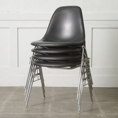 サイドシェルチェア スタッキングベース