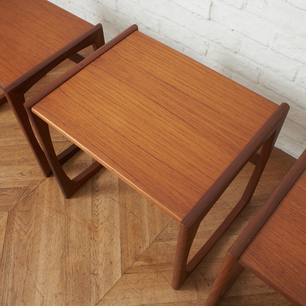 Quadrille ヴィンテージ ネストテーブル