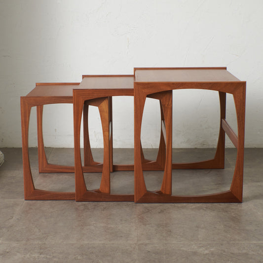 Quadrille ヴィンテージ ネストテーブル