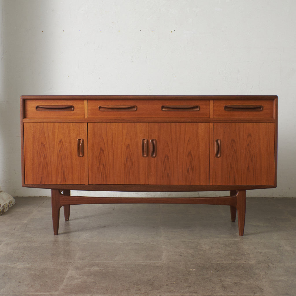 Fresco 脚付きサイドボード (4072)