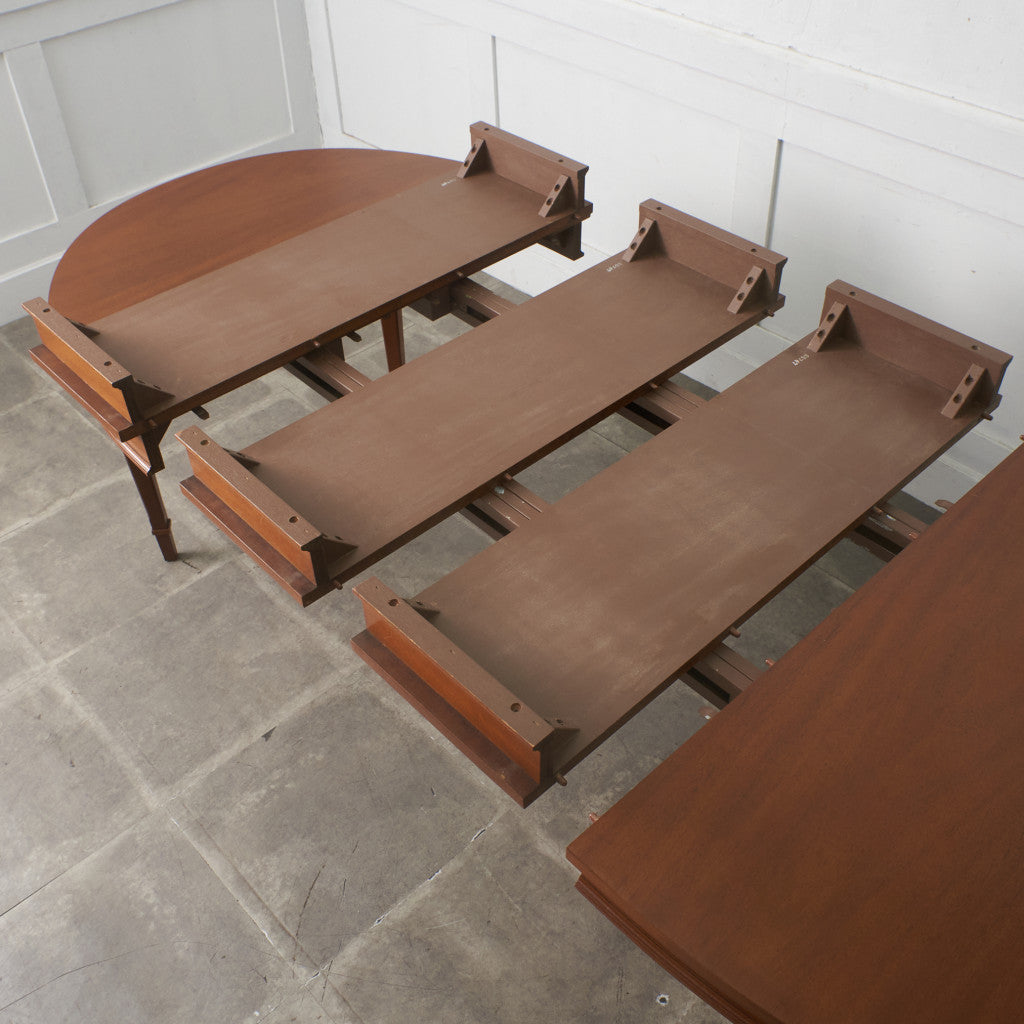 TRIUNE 伸長式 ダイニングテーブル