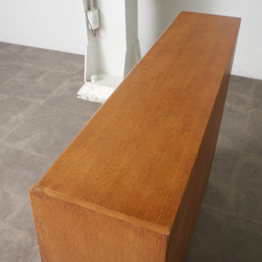 Brandon ガラスキャビネット