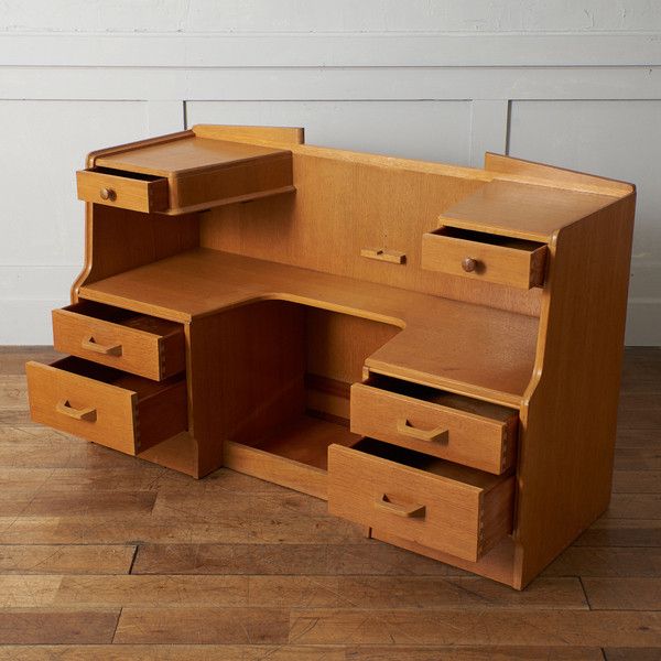 Brandon ドレッシングテーブル