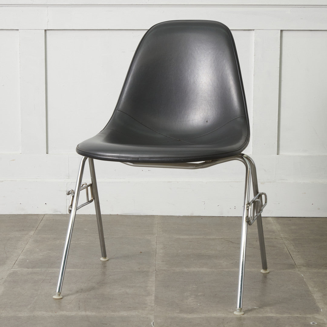 サイドシェルチェア スタッキングベース