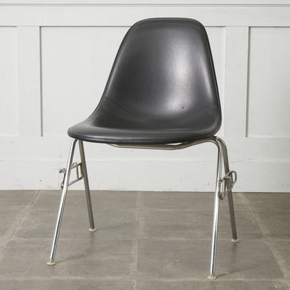 サイドシェルチェア スタッキングベース