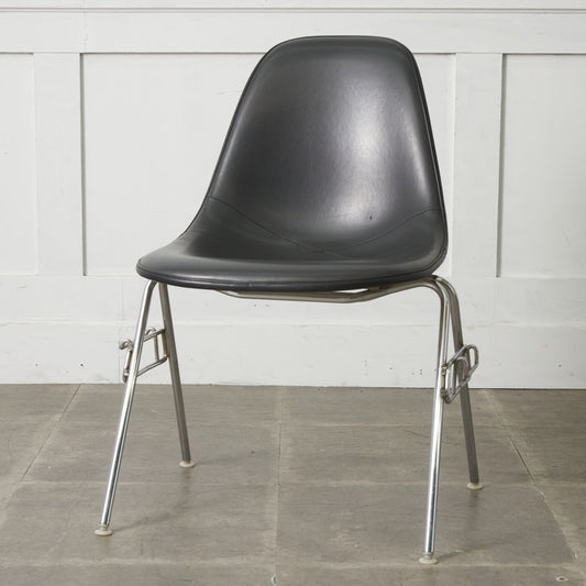 サイドシェルチェア スタッキングベース