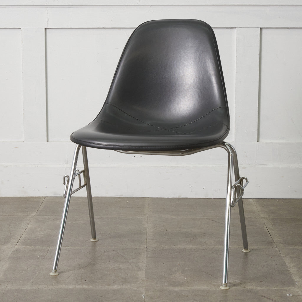 サイドシェルチェア スタッキングベース