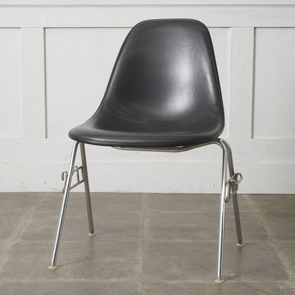 サイドシェルチェア スタッキングベース