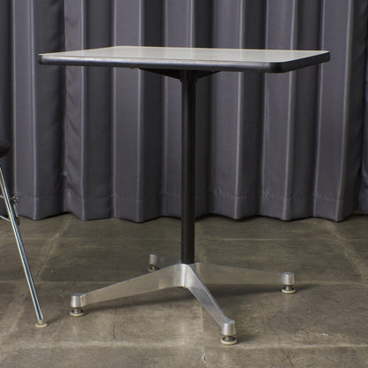 イームズ コントラクトベース テーブル