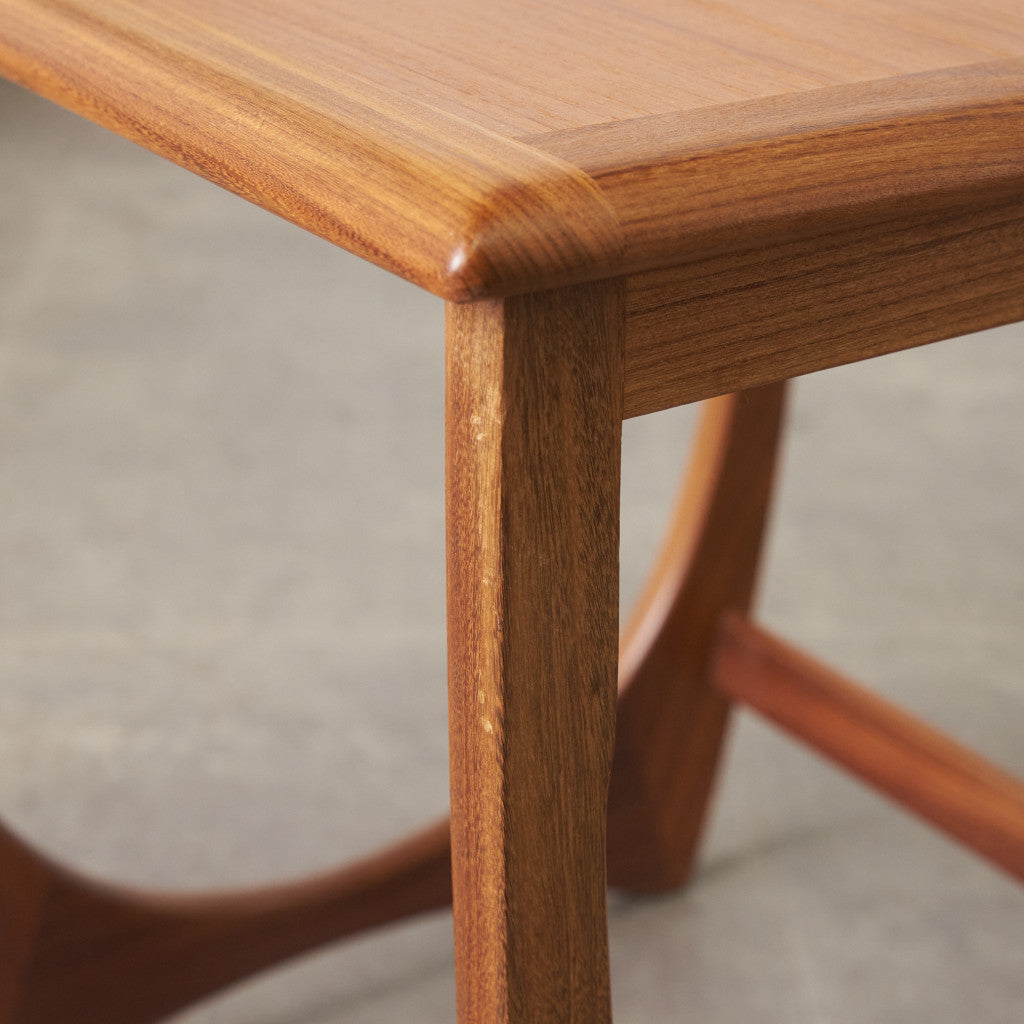 Astro ネストテーブル