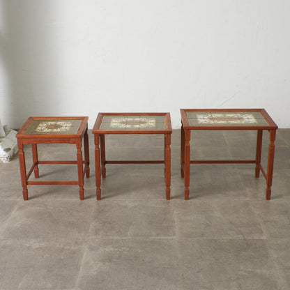 英国ヴィンテージ タイルトップ ネストコーヒーテーブル