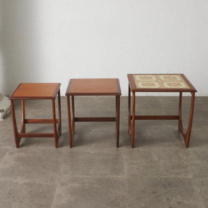 Astro セラミックタイルトップ ネストテーブル