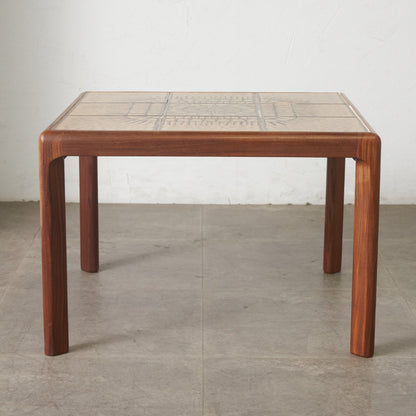 タイルトップ コーヒーテーブル