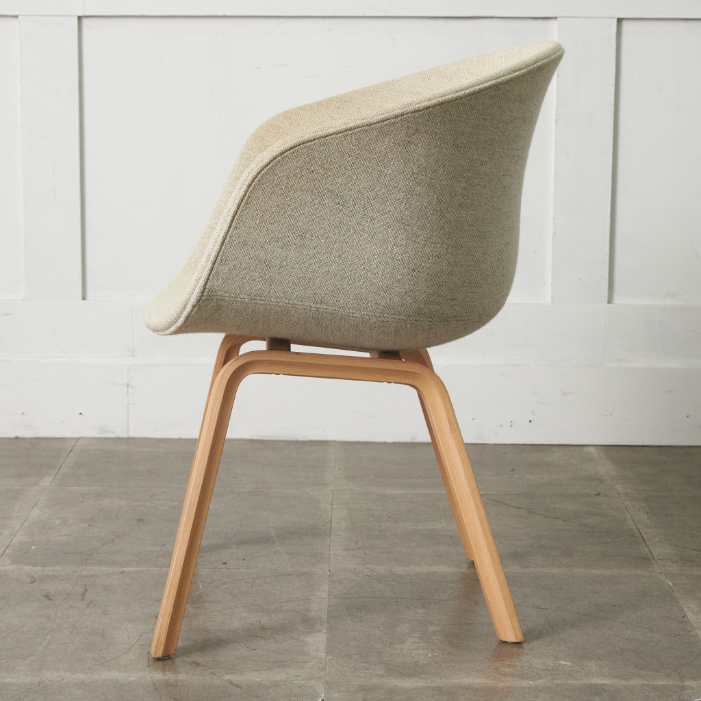ABOUT A CHAIR アバウト ア チェア