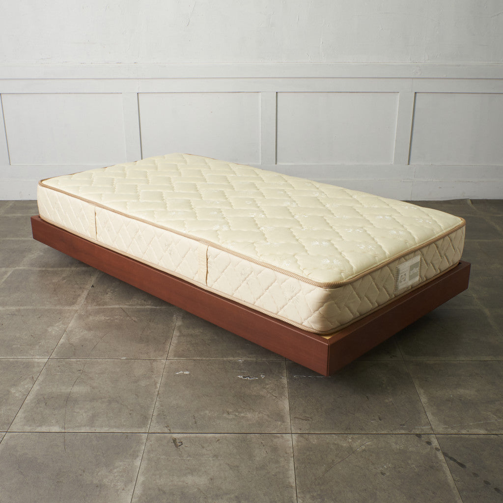 ERBA 05 シングルベッドフレーム & Sealyマットレス