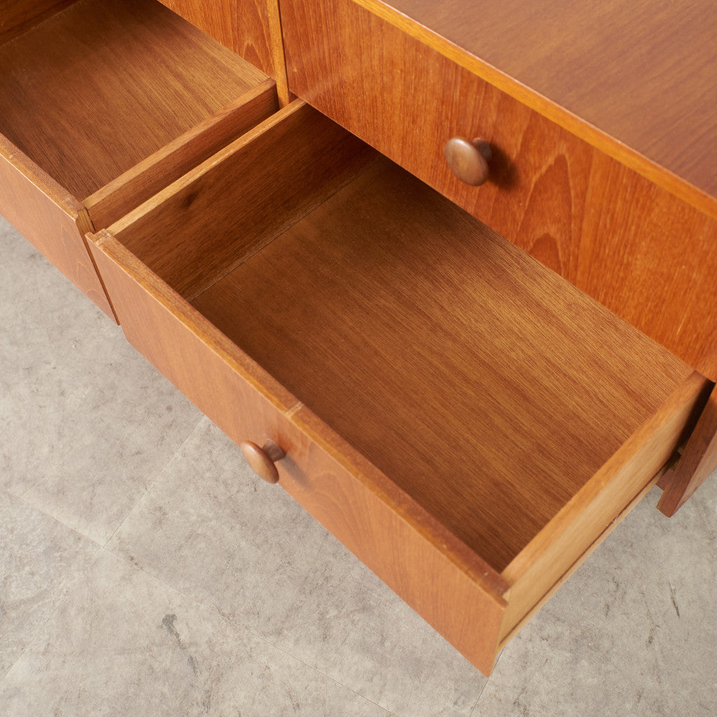 イギリスヴィンテージ サイドボード