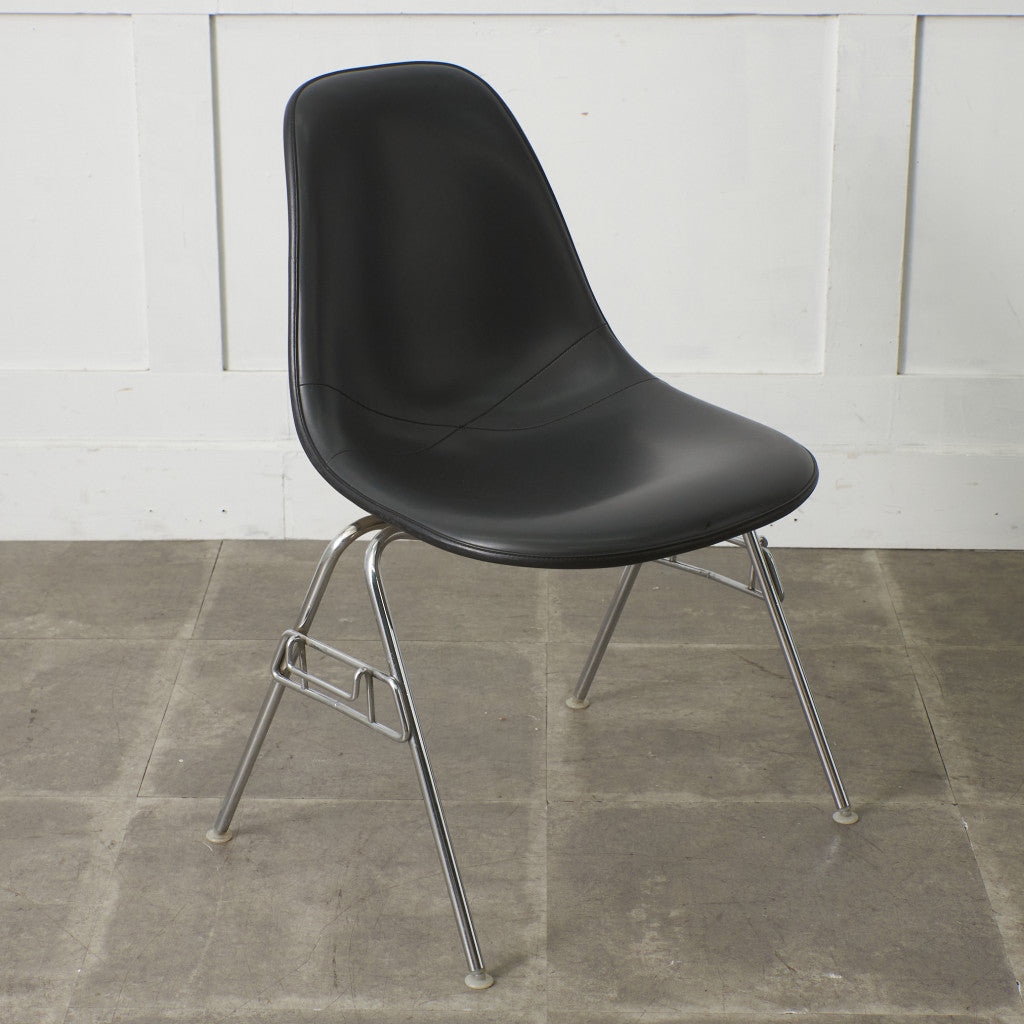 サイドシェルチェア スタッキングベース