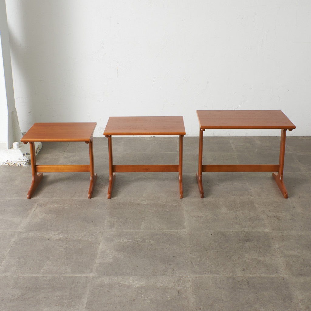 英国ヴィンテージ ネストテーブル