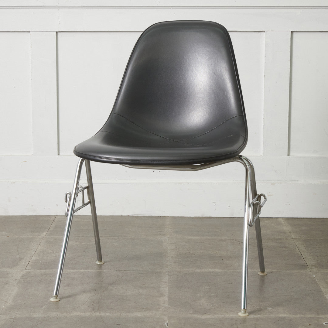 サイドシェルチェア スタッキングベース